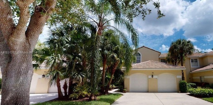 Townhouse in Naples, Florida 3 bedrooms № 1292454