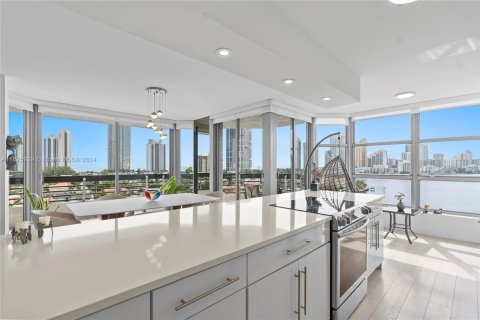 Condominio en venta en Aventura, Florida, 3 dormitorios, 157.38 m2 № 1402834 - foto 14