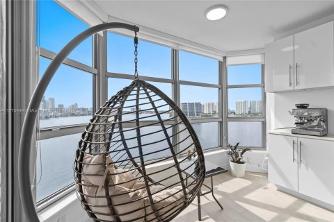 Condominio en venta en Aventura, Florida, 3 dormitorios, 157.38 m2 № 1402834 - foto 19