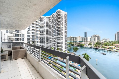 Condo in Aventura, Florida, 3 bedrooms  № 1402834 - photo 10