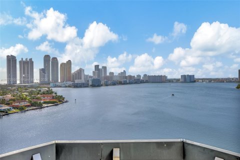 Condominio en venta en Aventura, Florida, 3 dormitorios, 157.38 m2 № 1402834 - foto 7