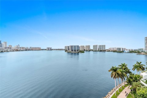 Condo in Aventura, Florida, 3 bedrooms  № 1402834 - photo 4