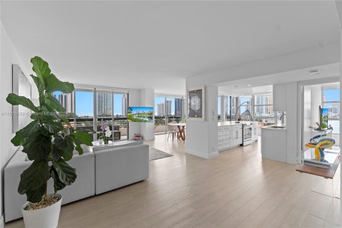 Condominio en venta en Aventura, Florida, 3 dormitorios, 157.38 m2 № 1402834 - foto 25