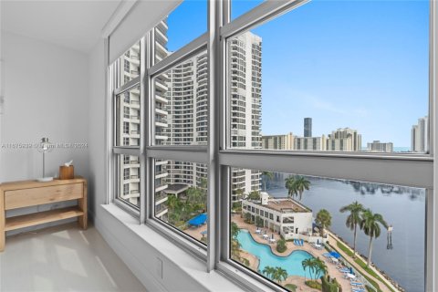 Condominio en venta en Aventura, Florida, 3 dormitorios, 157.38 m2 № 1402834 - foto 29