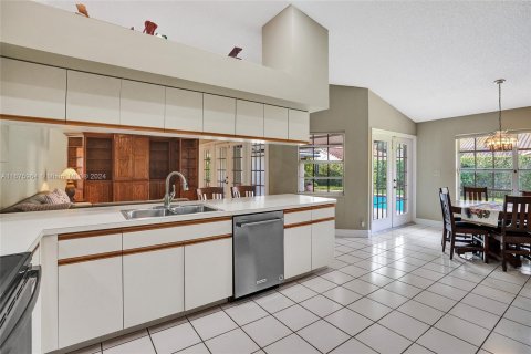 Villa ou maison à vendre à Coral Springs, Floride: 4 chambres, 236.53 m2 № 1402835 - photo 12