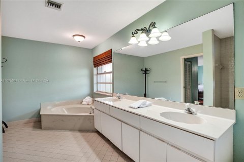 Villa ou maison à vendre à Coral Springs, Floride: 4 chambres, 236.53 m2 № 1402835 - photo 25