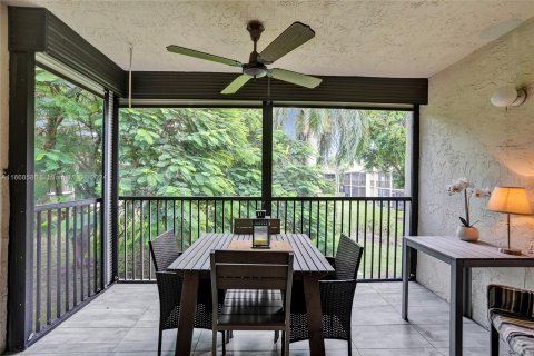 Copropriété à vendre à Deerfield Beach, Floride: 2 chambres, 106.84 m2 № 1384568 - photo 3