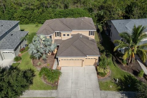 House in North Port, Florida 4 bedrooms, 275.18 sq.m. № 1384674 - photo 2