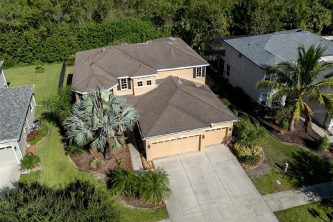 House in North Port, Florida 4 bedrooms, 275.18 sq.m. № 1384674 - photo 3