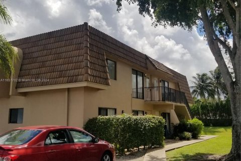 Condominio en alquiler en Coral Springs, Florida, 2 dormitorios, 69.86 m2 № 1348468 - foto 2