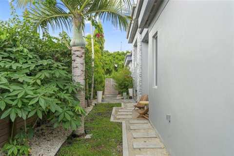 Villa ou maison à vendre à Fort Lauderdale, Floride: 4 chambres, 235.23 m2 № 1141506 - photo 1