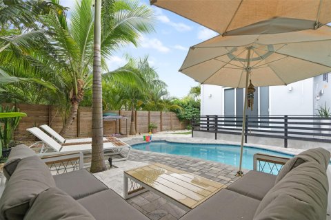 Casa en venta en Fort Lauderdale, Florida, 4 dormitorios, 235.23 m2 № 1141506 - foto 3