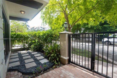 Apartamento en alquiler en Coral Gables, Florida, 2 dormitorios, 147.16 m2 № 1356944 - foto 6