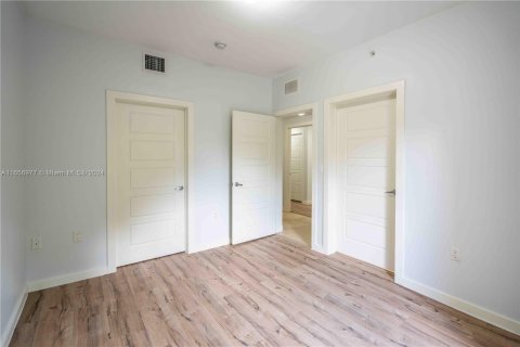 Appartement à louer à Coral Gables, Floride: 2 chambres, 147.16 m2 № 1356944 - photo 19