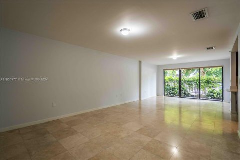 Apartamento en alquiler en Coral Gables, Florida, 2 dormitorios, 147.16 m2 № 1356944 - foto 8