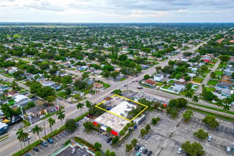 Propiedad comercial en venta en Hollywood, Florida № 785828 - foto 1