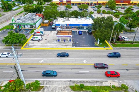 Propiedad comercial en venta en Hollywood, Florida № 785828 - foto 5