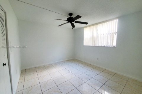 Copropriété à vendre à North Lauderdale, Floride: 2 chambres, 92.9 m2 № 1098111 - photo 13