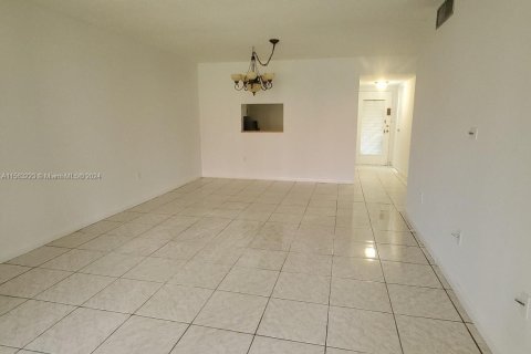 Copropriété à vendre à North Lauderdale, Floride: 2 chambres, 92.9 m2 № 1098111 - photo 8