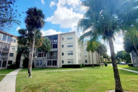 Condominio en venta en North Lauderdale, Florida, 2 dormitorios, 92.9 m2 № 1098111 - foto 2