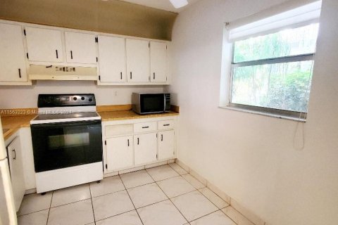 Condominio en venta en North Lauderdale, Florida, 2 dormitorios, 92.9 m2 № 1098111 - foto 5