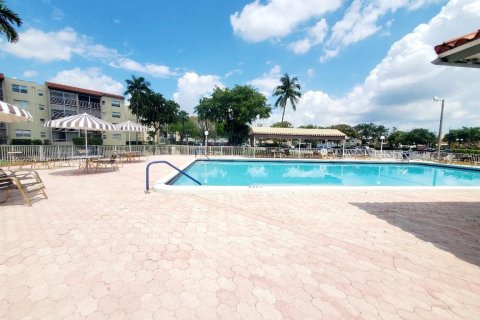 Condominio en venta en North Lauderdale, Florida, 2 dormitorios, 92.9 m2 № 1098111 - foto 29