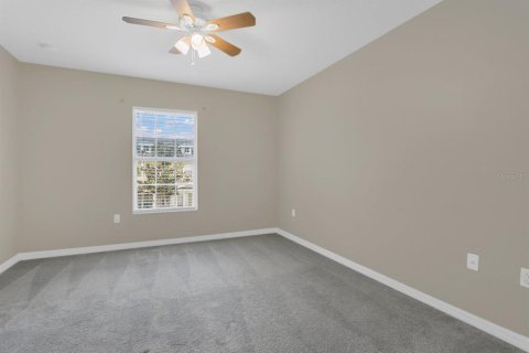 Townhouse in Saint Cloud, Florida 3 bedrooms, 157.56 sq.m. № 1157030 - photo 15