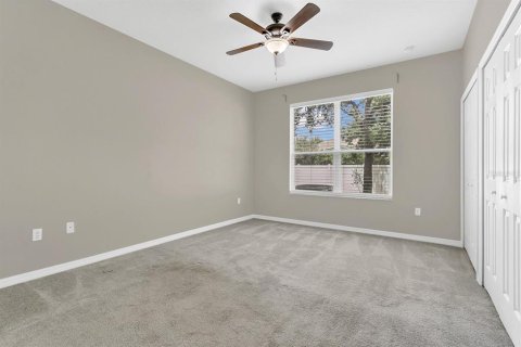 Townhouse in Saint Cloud, Florida 3 bedrooms, 157.56 sq.m. № 1157030 - photo 9