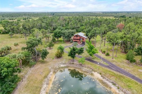 House in Punta Gorda, Florida 3 bedrooms, 197.7 sq.m. № 1157068 - photo 15