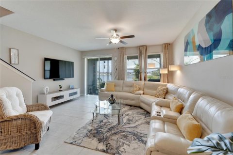 Townhouse in Ruskin, Florida 3 bedrooms, 166.85 sq.m. № 1157069 - photo 20