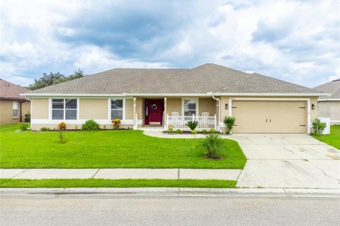 House in Lakeland, Florida 3 bedrooms, 162.21 sq.m. № 1392637 - photo 1