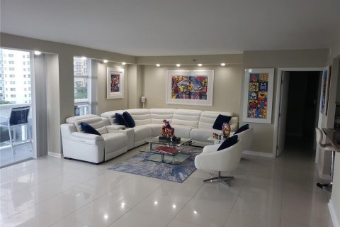 Condo in Aventura, Florida, 3 bedrooms  № 991901 - photo 12