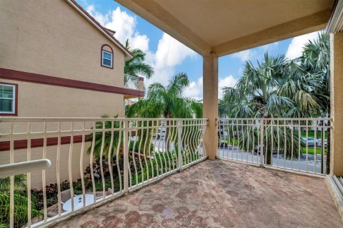 Townhouse in North Redington Beach, Florida 3 bedrooms, 215.81 sq.m. № 1314203 - photo 14