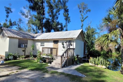 Villa ou maison à vendre à Punta Gorda, Floride: 2 chambres, 157.19 m2 № 750940 - photo 5