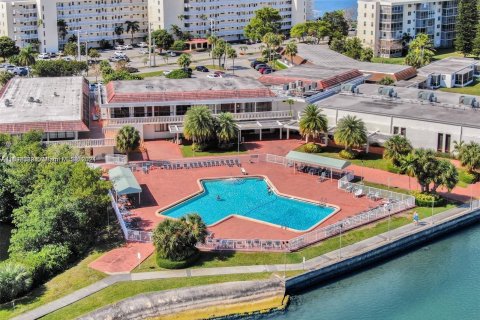 Copropriété à vendre à Aventura, Floride: 1 chambre, 71.35 m2 № 1321523 - photo 11