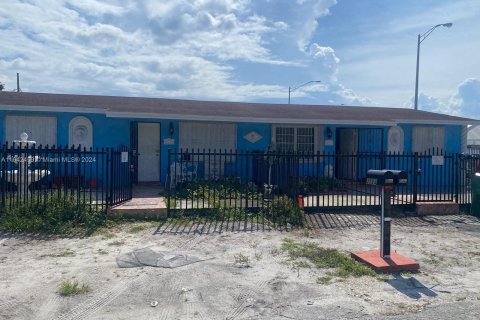 Commercial property in Miami, Florida 192.96 sq.m. № 1321519 - photo 2