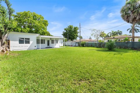 Villa ou maison à vendre à Miami Beach, Floride: 3 chambres, 151.24 m2 № 1237675 - photo 27