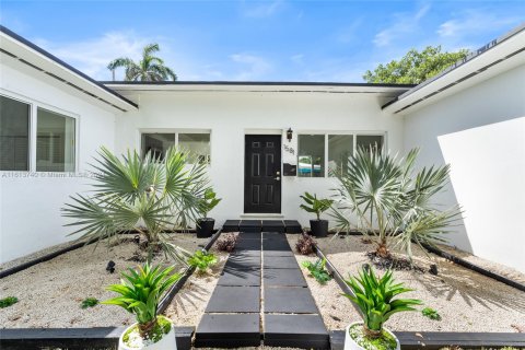 Casa en venta en Miami Beach, Florida, 3 dormitorios, 151.24 m2 № 1237675 - foto 3