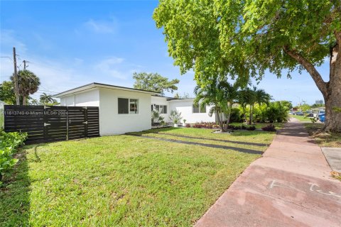 Villa ou maison à vendre à Miami Beach, Floride: 3 chambres, 151.24 m2 № 1237675 - photo 4