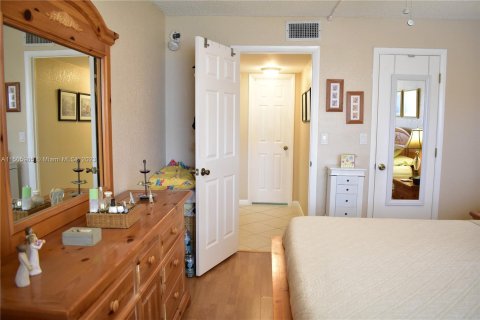 Condo in Sunrise, Florida, 1 bedroom  № 920835 - photo 14