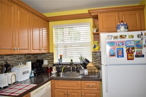 Condo in Sunrise, Florida, 1 bedroom  № 920835 - photo 7