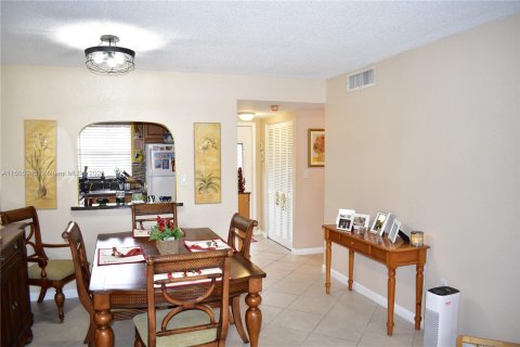 Copropriété à vendre à Sunrise, Floride: 1 chambre, 59.46 m2 № 920835 - photo 4