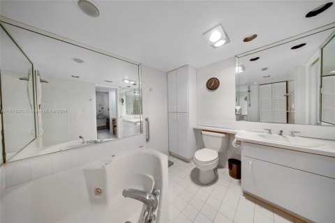 Condominio en venta en Miami Beach, Florida, 1 dormitorio, 60.76 m2 № 1325507 - foto 18