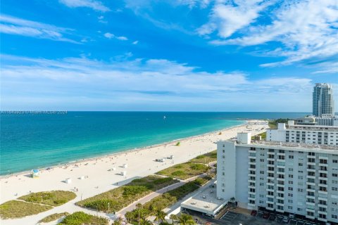 Condo in Miami Beach, Florida, 1 bedroom  № 1325507 - photo 26