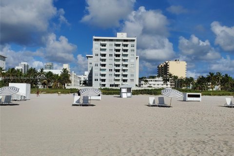 Copropriété à vendre à Miami Beach, Floride: 1 chambre, 60.76 m2 № 1325507 - photo 1