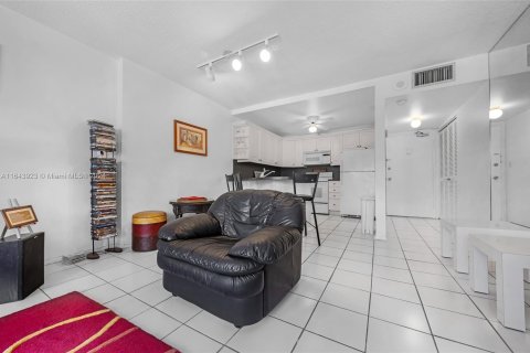 Condominio en venta en Miami Beach, Florida, 1 dormitorio, 60.76 m2 № 1325507 - foto 13