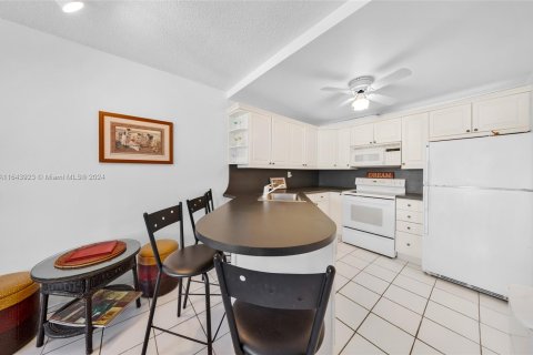 Copropriété à vendre à Miami Beach, Floride: 1 chambre, 60.76 m2 № 1325507 - photo 6