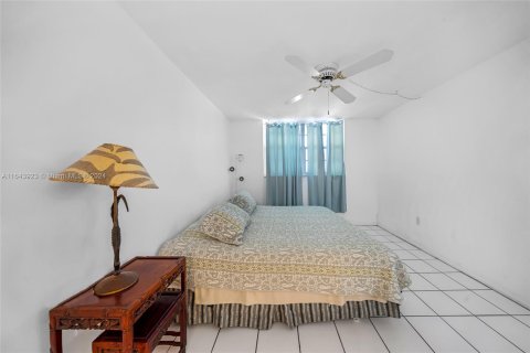 Copropriété à vendre à Miami Beach, Floride: 1 chambre, 60.76 m2 № 1325507 - photo 4