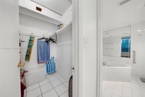 Condominio en venta en Miami Beach, Florida, 1 dormitorio, 60.76 m2 № 1325507 - foto 17