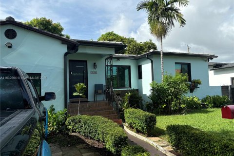 Casa en venta en Miami, Florida, 4 dormitorios, 146.97 m2 № 1294035 - foto 2